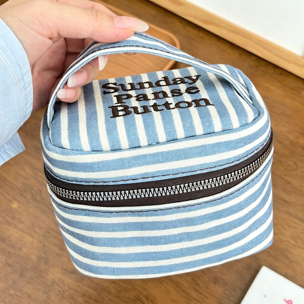 صندوق تخزين مربع محمول بتصميم  - مراجعة Cosmetic Bags وسعره