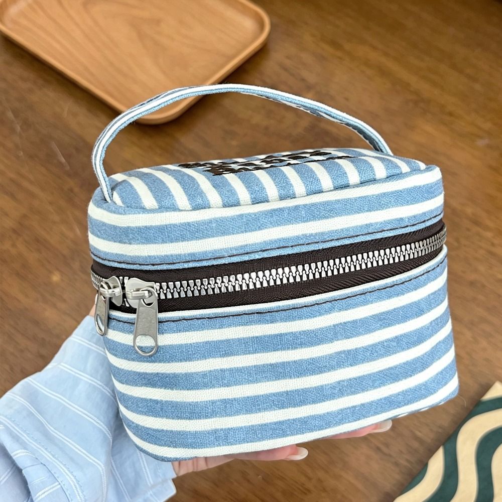 صندوق تخزين مربع محمول بتصميم  - مراجعة Cosmetic Bags وسعره